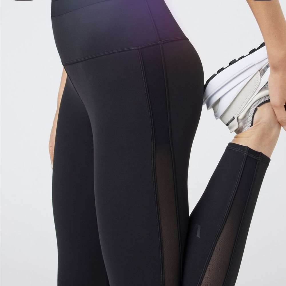 Vuori Hot Mesh Legging